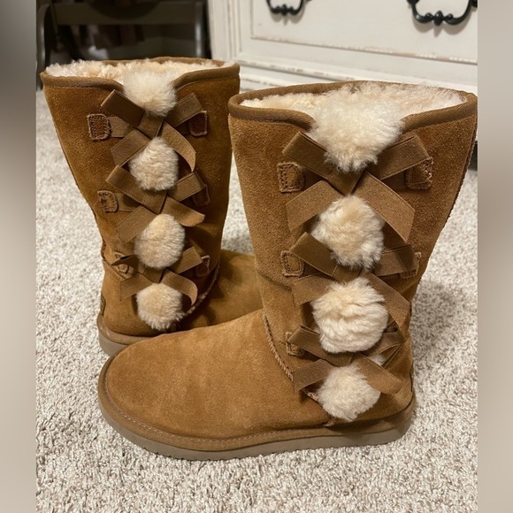 Koolaburra Shoes - KOOLABURRA by Ugg Victoria Boot
